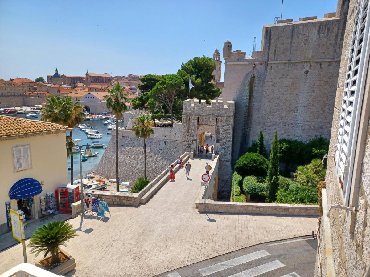 Old Town Gate Dubrovnik Exterior foto