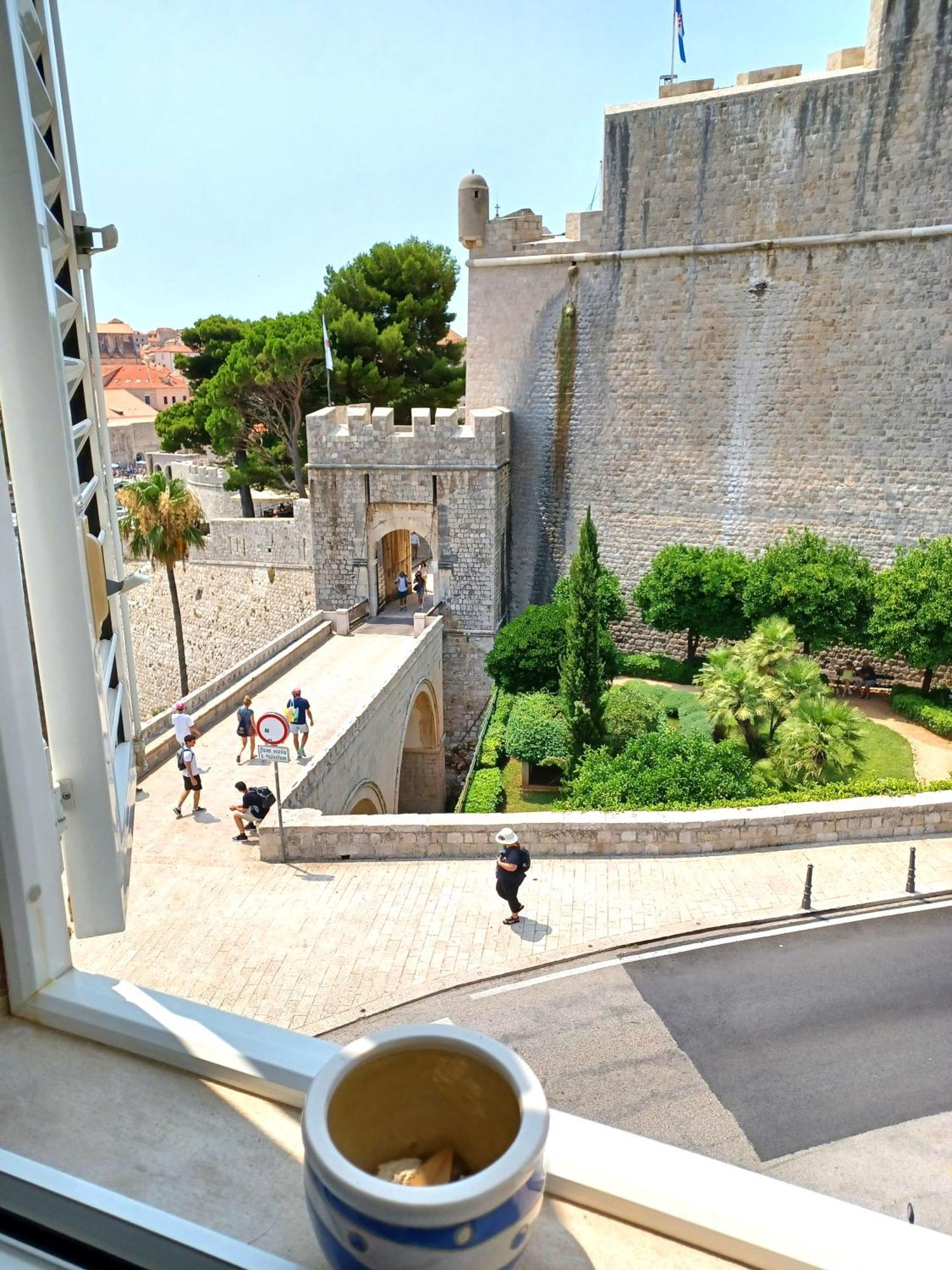 Old Town Gate Dubrovnik Exterior foto